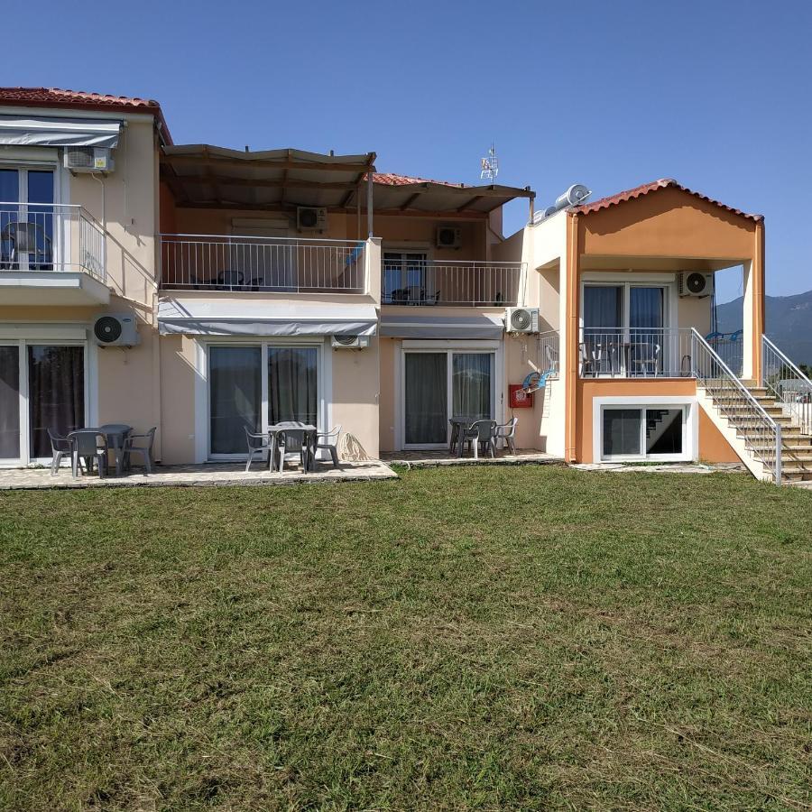 Lighthouse Apartments Chiliadou  Exterior foto